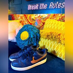 NIKE Air Force Women’s Sz 8